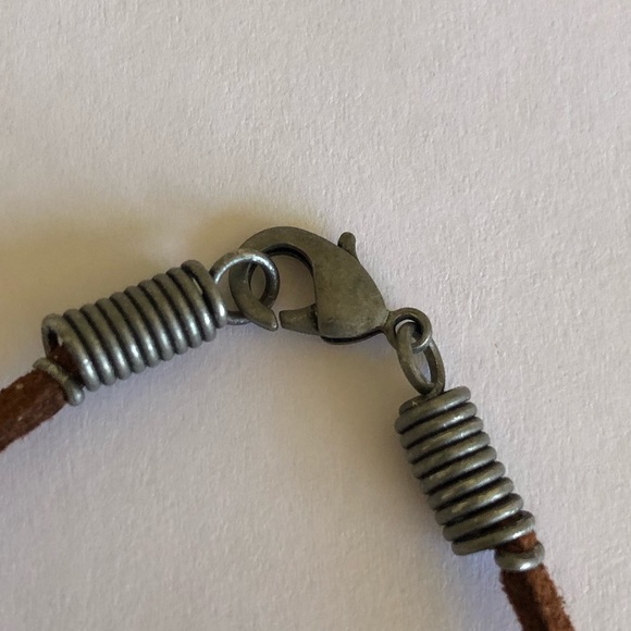 ✨MYSTERY Vintage Skeleton Key Necklace, White Cord - Picture 2 of 2